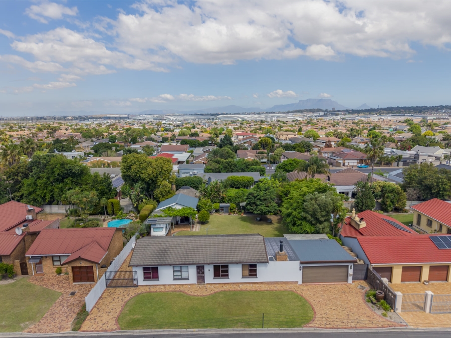 4 Bedroom Property for Sale in Protea Heights Western Cape